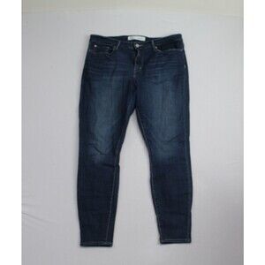 Signature Levi's Strauss Women Blue Jeans Denim Casual 16M